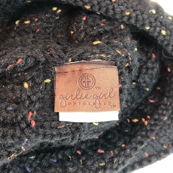 C.CPonytail Beanie - Picture 5 of 7